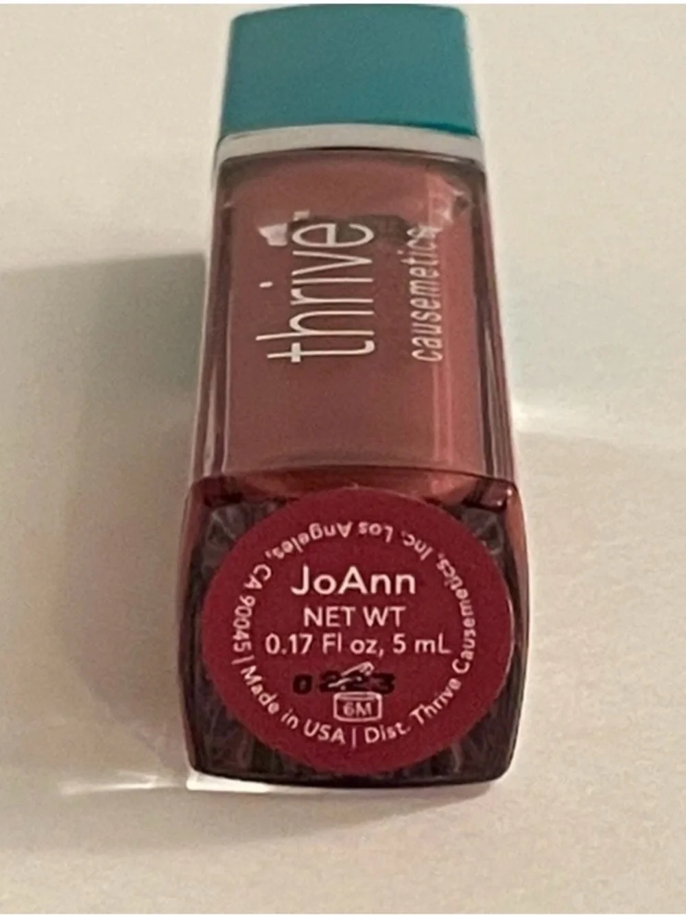 NWOT~Thrive Glossy Lip Hydrating Lip Gloss.